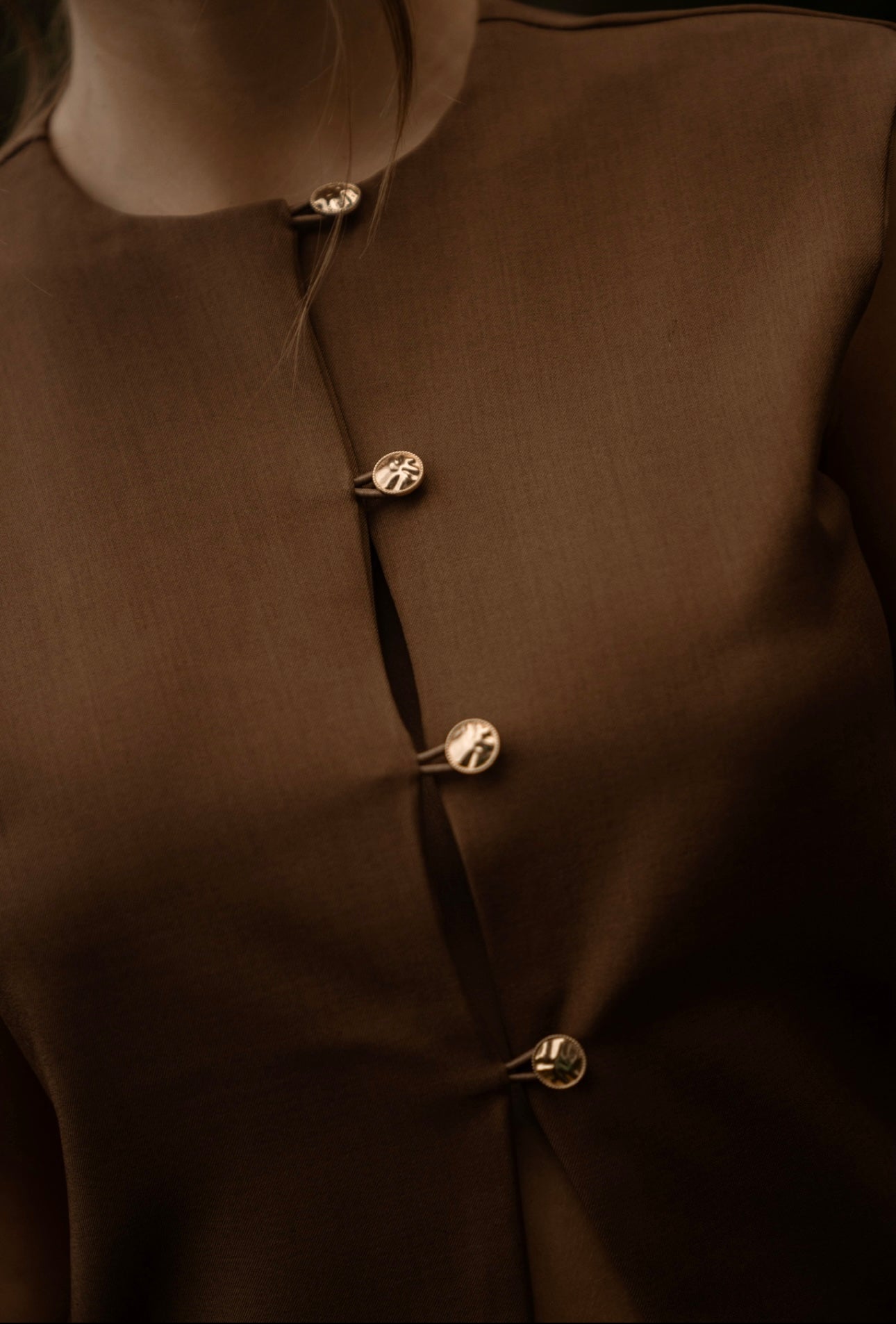 Chaleco Botones Dorados