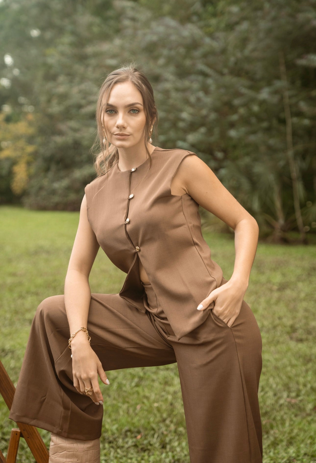 Chaleco Botones Dorados