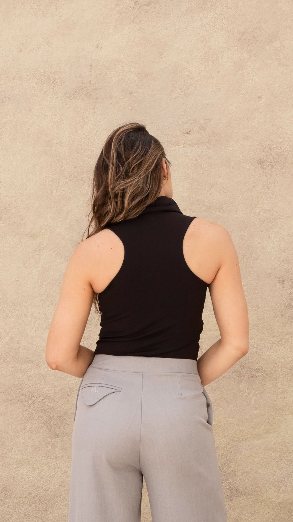 Básico Nativa cuello alto manga corta