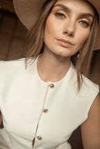 Chaleco Botones Dorados